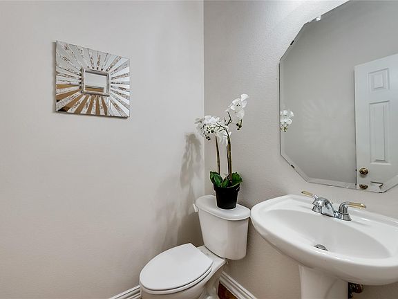 2nd image of 2241 Fox Crossing Ln