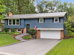 204 Jansa Dr, Shoreview, MN 55126