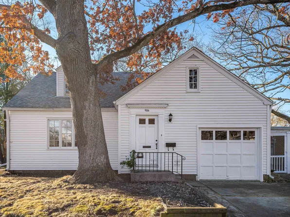 906 D St, Rockford, IL 61107