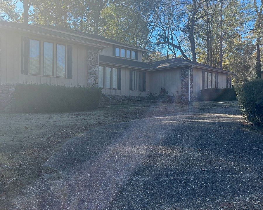 1st image of 2403 Forrest Park Dr