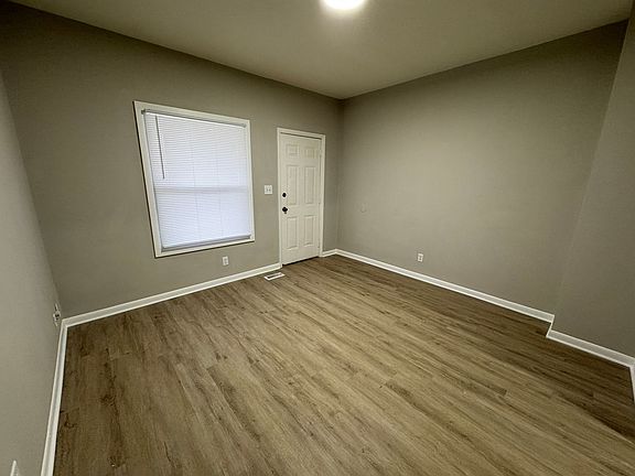 3rd image of 1132 N Oxford St