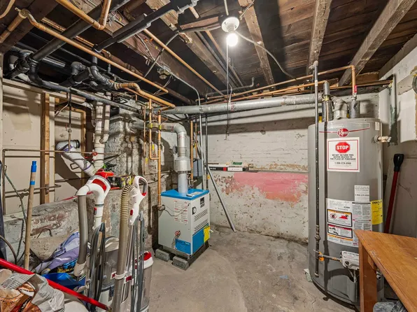 1111 6th Street image 8 of 15