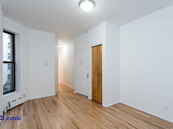 4th image of 305 E 78th St #3A