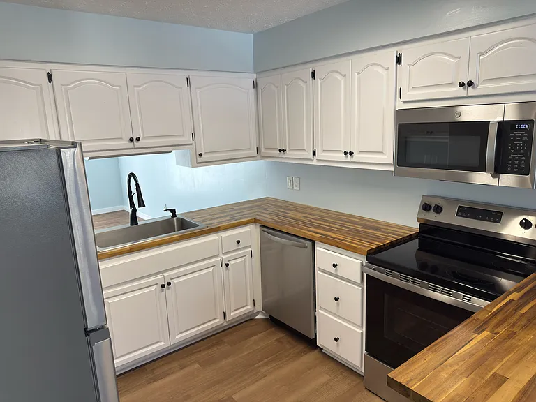 1141 Northlake Dr #1141 — Photo 4