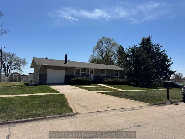 412 H St, Aurora, NE 68818