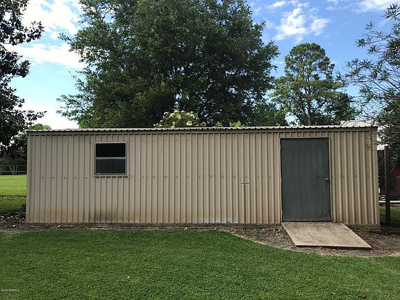 5th image of 702 S Kramer Dr