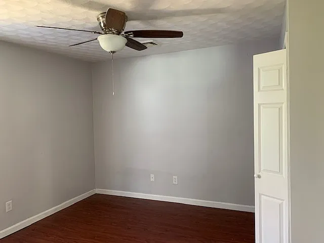 3 bed, 1200 sqft, $2,200 — Photo 3