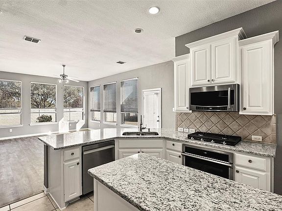 5th image of 3053 Hollow Valley Dr