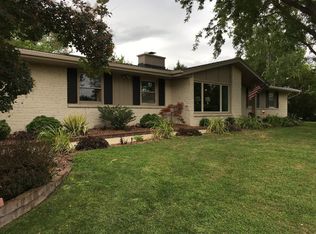 W277S8905 Hilltop Ln, Mukwonago, WI 53149