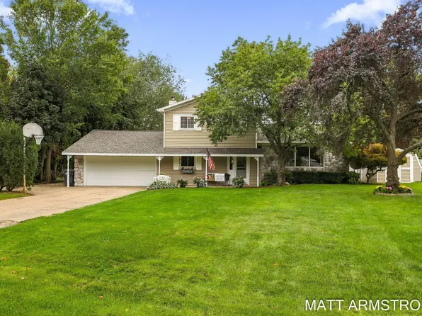 2160 Tulip Ln, Jenison, MI 49428