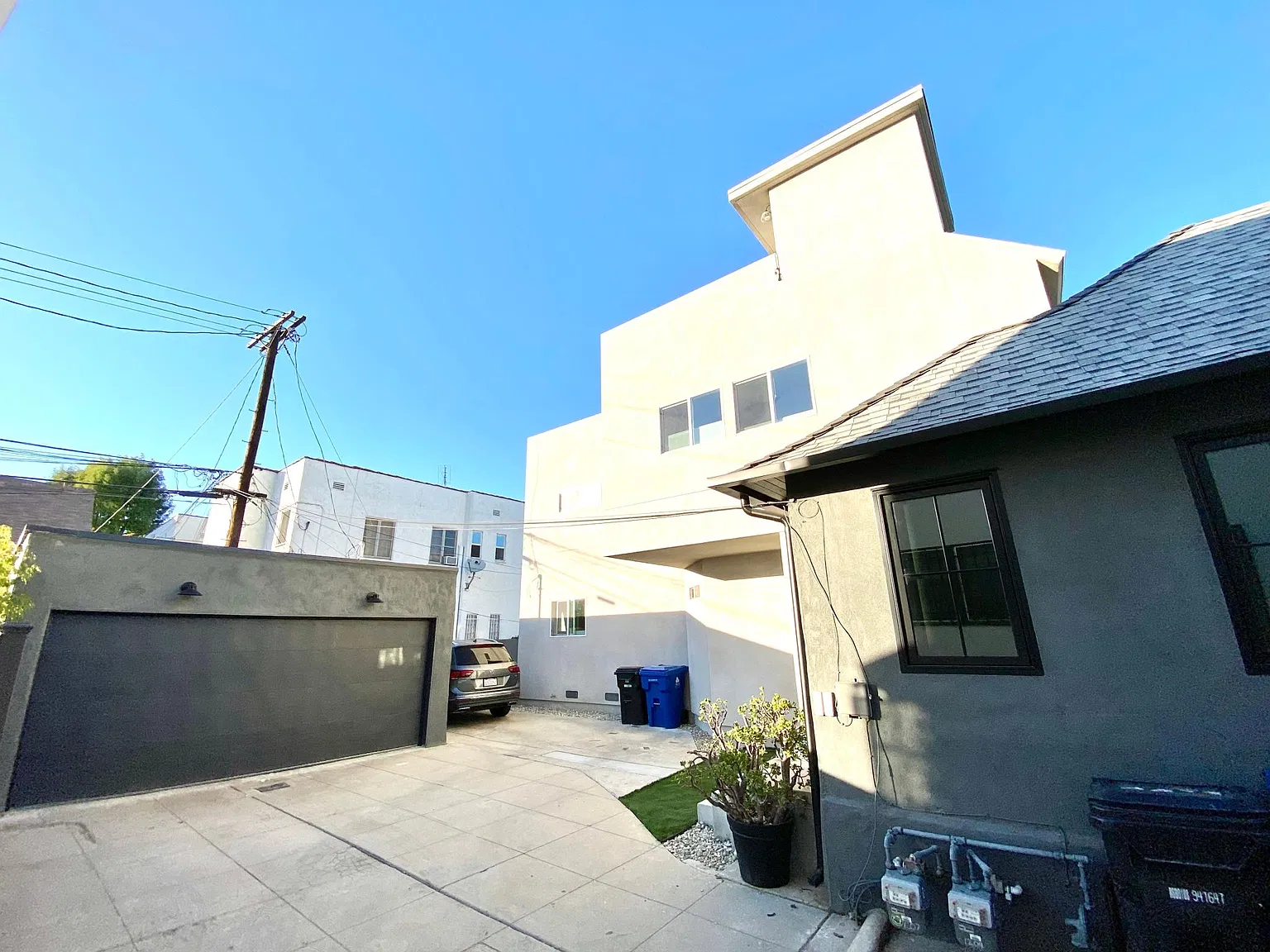 1 bed, 1.5 bath, 900 sqft, $3,450 — Photo 2