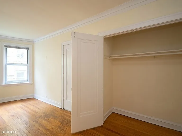 4437 N Wolcott Ave — Photo 4