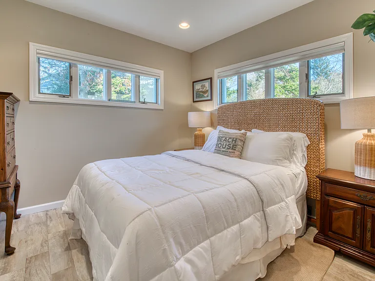 18 Fairview Ave — Photo 10