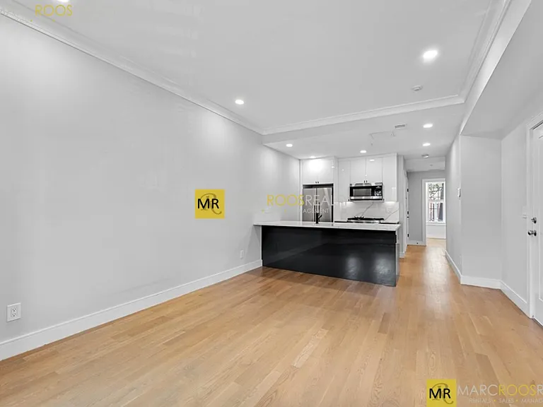 531 Newbury St — Photo 4