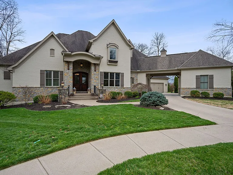 7715 Cathedral Hill Dr — Photo 1