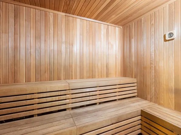 1000 Avenue At Port Imperial image 23 of 29