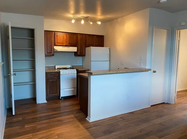 Great one bedroom in Hyde Park!