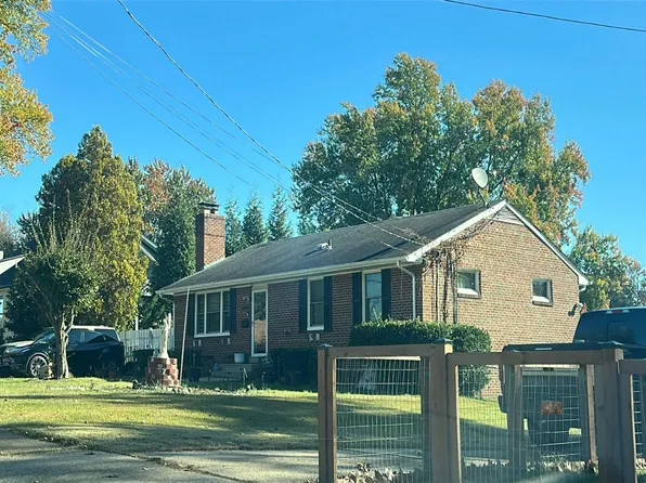 4907 Bristow Dr, Annandale, VA 22003