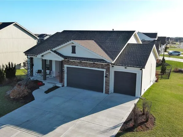 19013 W 188th Ter, Spring Hill, KS 66083