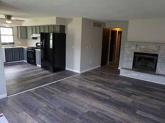 Living Room / Kitchen