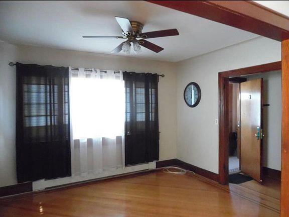 3rd image of 126 Kingsley Ave Floor 1