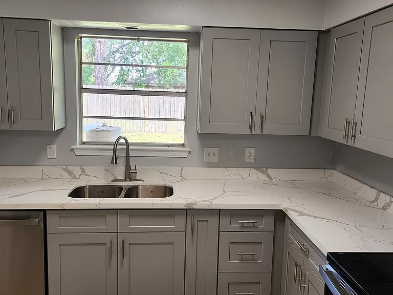 2628 Dawson Ave — Photo 3