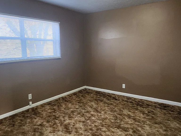 205 Fairlane Dr #21 — Photo 3