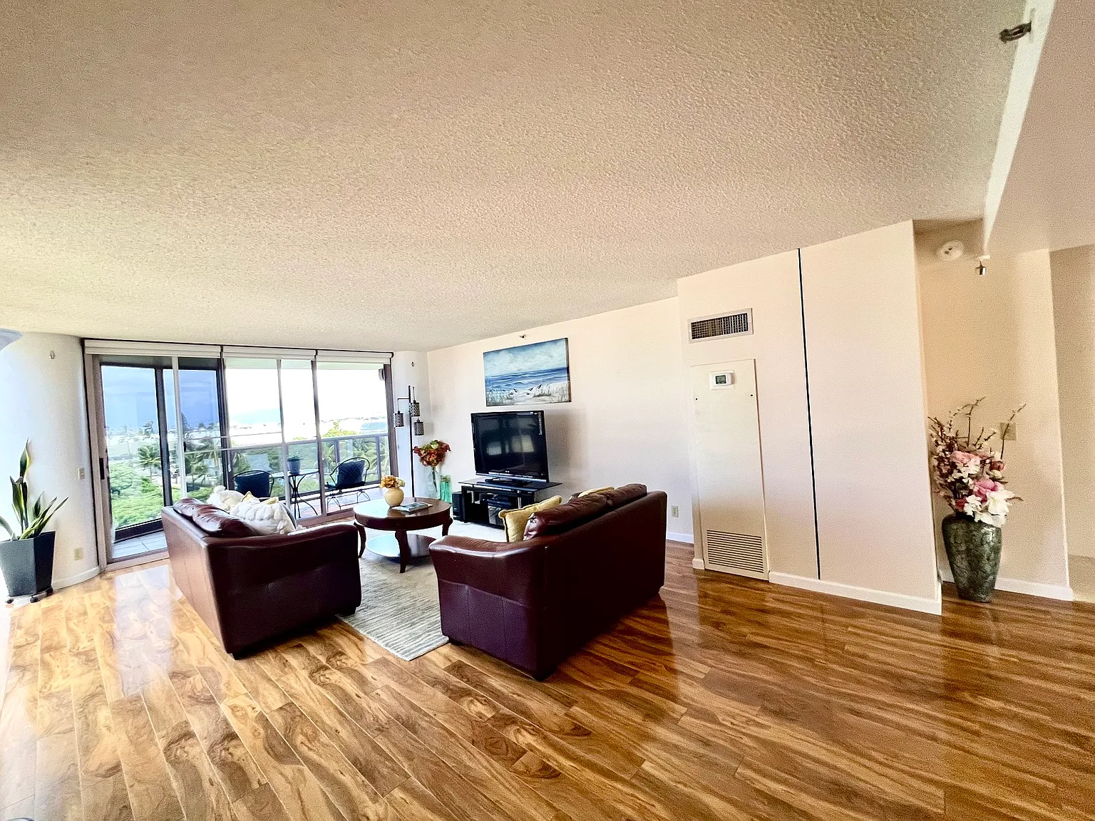 2 bed, 1625 sqft, $3,895 — Photo 2