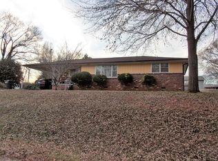 1104 Frances St, Tuscumbia, AL 35674