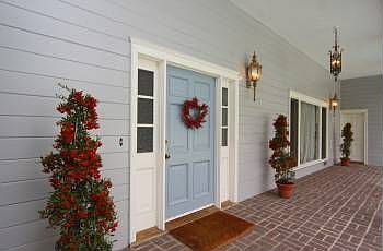 1st image of 610 E Calaveras St