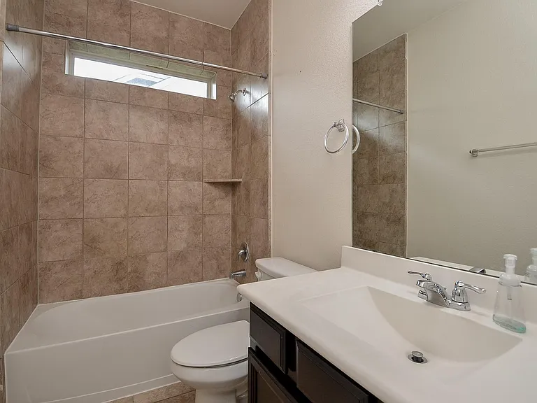 2227 Leonetti Ln — Photo 15