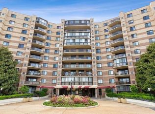 8370 Greensboro Dr APT 624, Mc Lean, VA 22102