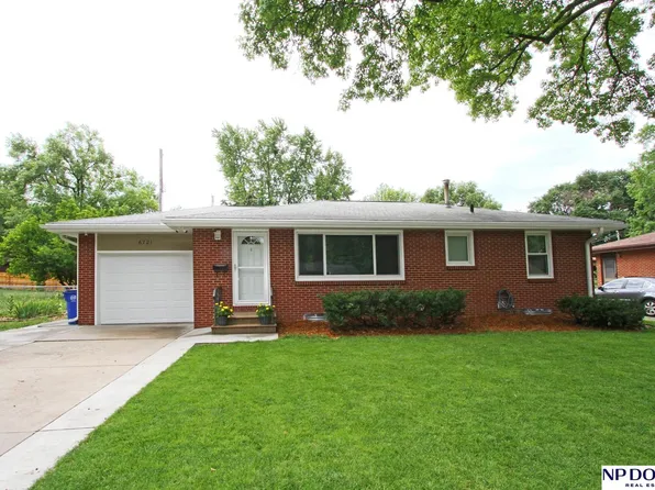 6721 Vine St, Lincoln, NE 68505
