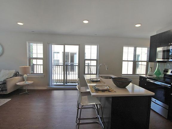 3rd image of 6656 Germantown Ave #402