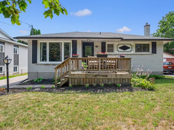 24 Julia Dr, Guelph, ON N1H 5W1