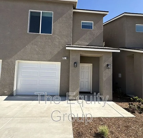 735 S Pinkham #105 — Photo 2