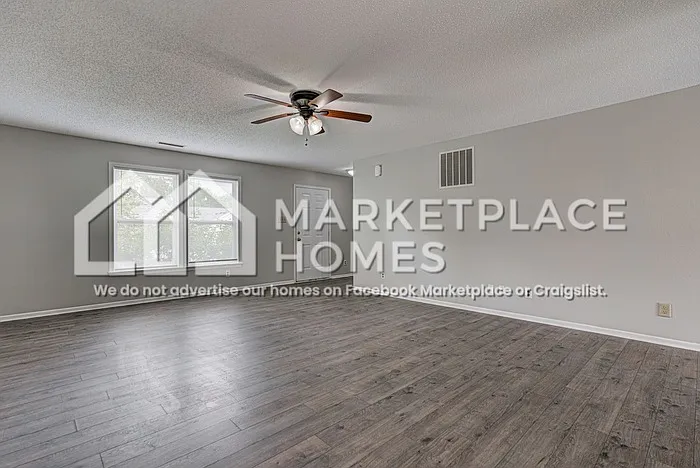 2108 Bridlewood Dr — Photo 3