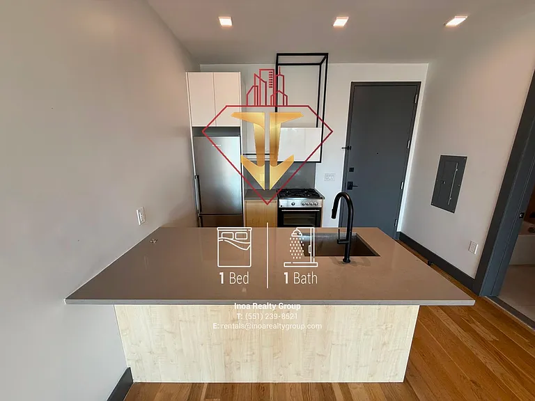 424-26 Arlington Ave #505 — Photo 4