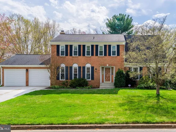 10417 Silk Oak Dr, Vienna, VA 22182