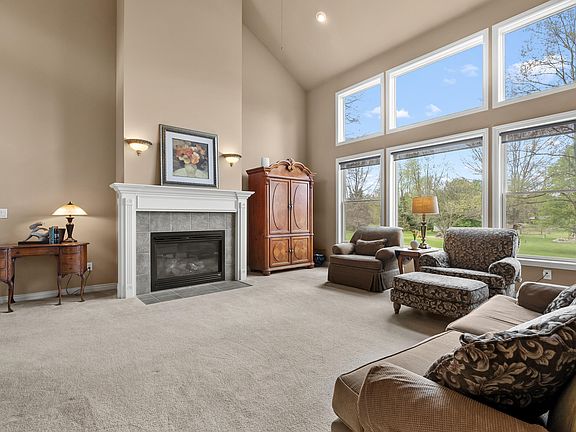 5th image of 9048 Montezuma Ave