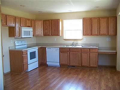 2nd image of 707 W Lexington Cir