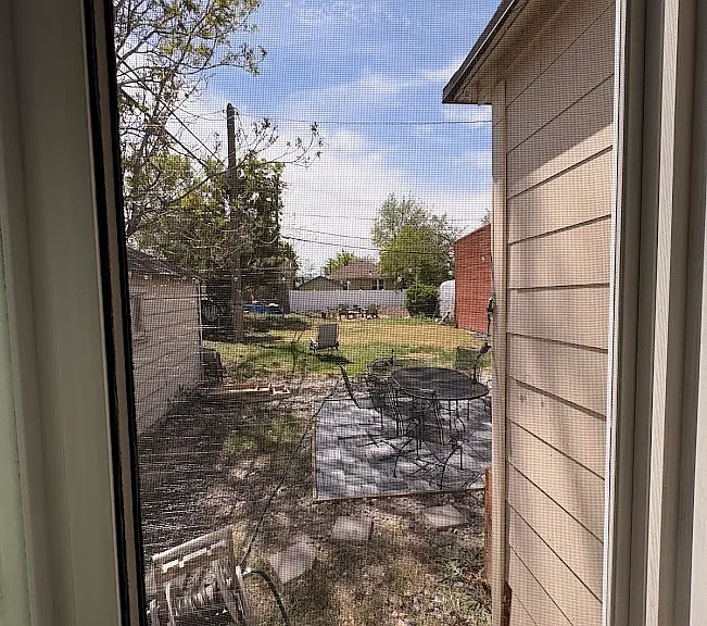 670 E Hollywood Ave — Photo 12