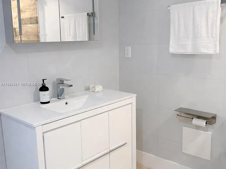 2301 Collins Ave #1501 — Photo 28