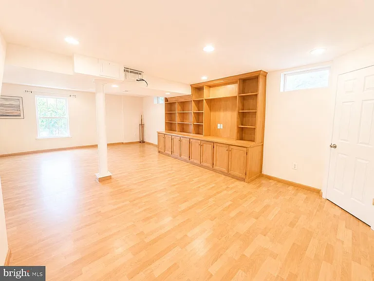 4037 Runnymead Dr — Photo 30