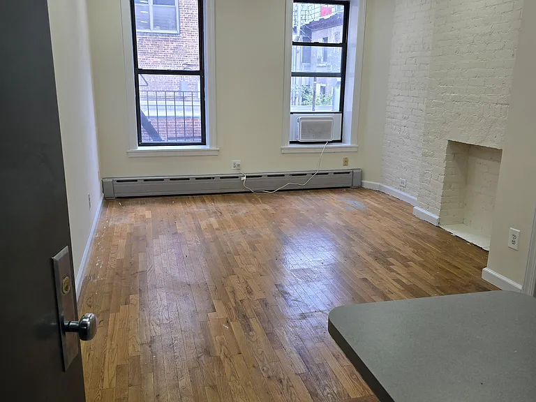 407 W 39th St #W3D — Photo 2