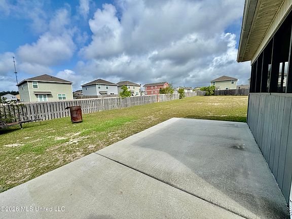 5th image of 2101 Rhonda Ave