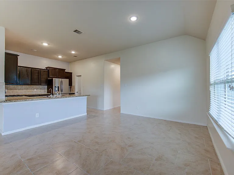 734 Mill Spring Ct — Photo 22