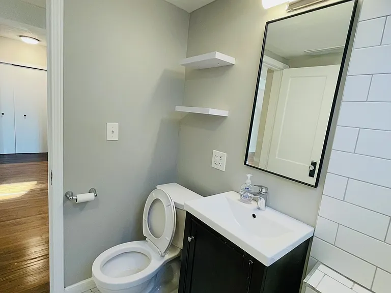 3345 Dupont Ave S #5 — Photo 11