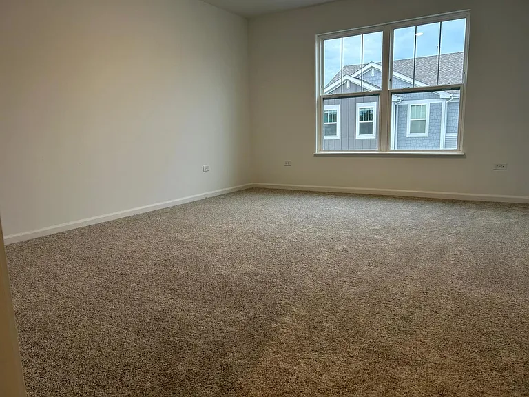560 Wolverine Dr — Photo 12