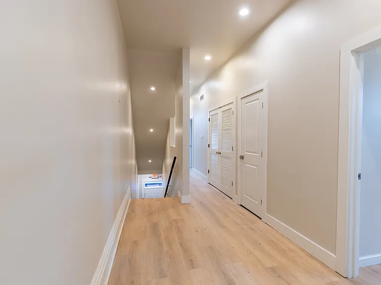 700 N Taylor Ave #2 — Photo 8